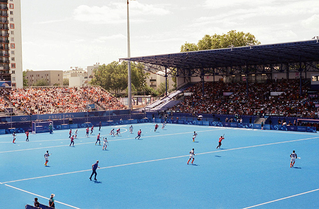 Hockey at the Yves du Manoir Stadium


